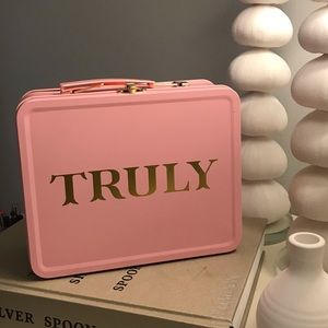 Truly Beauty Lunch Box from the Buns & Boobies Set